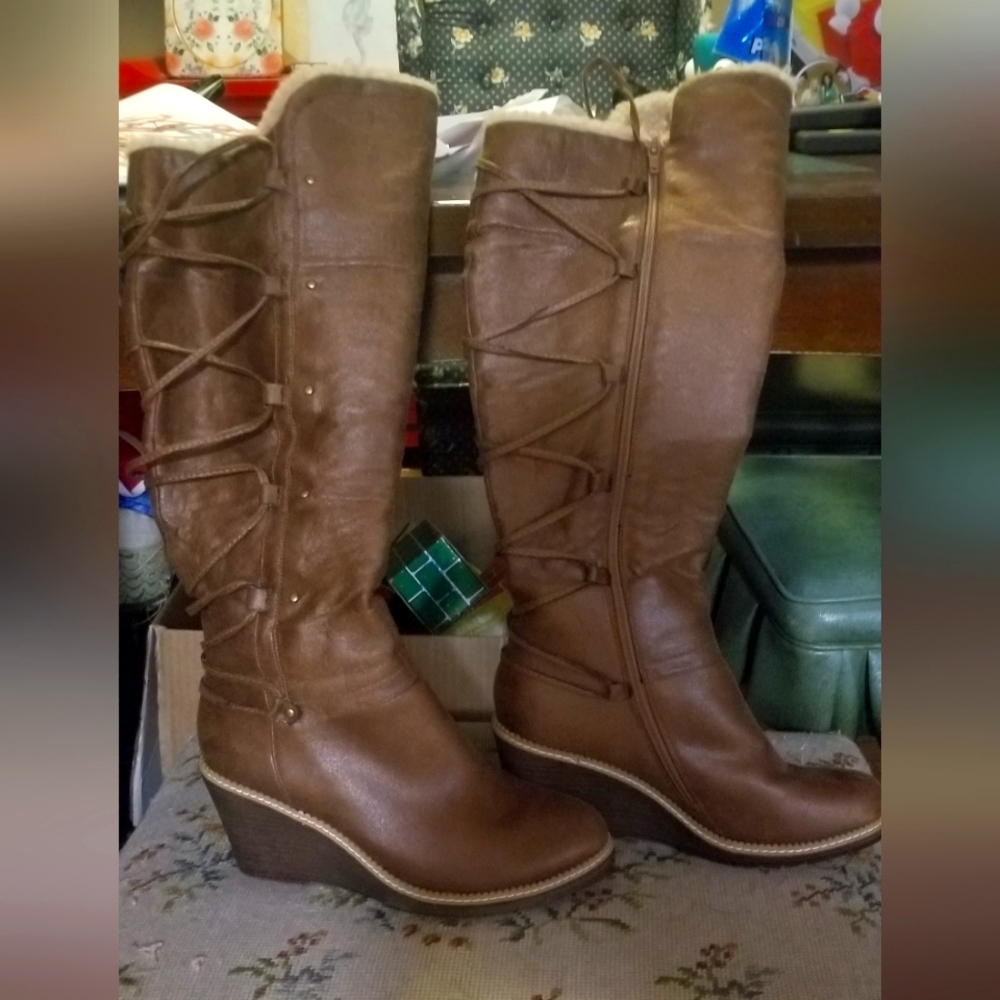 Size 9 beautiful winter fashion brown knee high boots